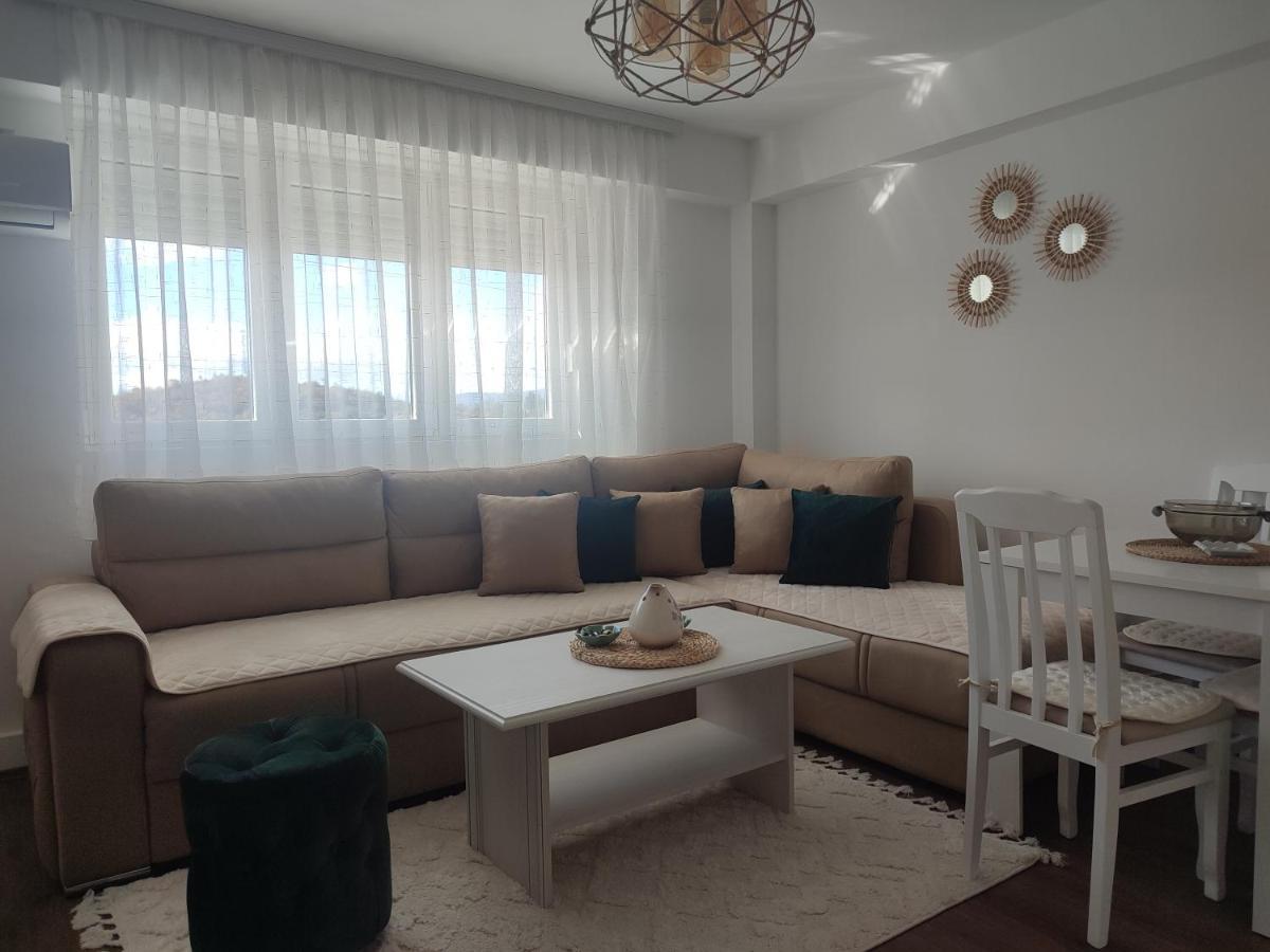 Apartman Dbb Nikšić Bagian luar foto